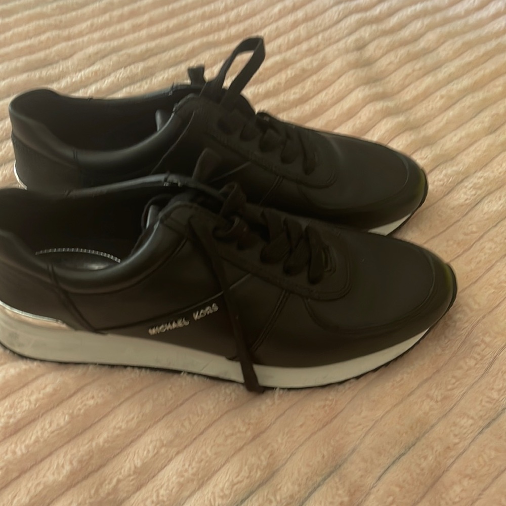 Women casual sneakers
